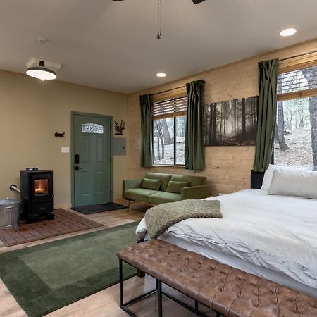 Little House In The Big Woods Hotel Forest Ranch ภายนอก รูปภาพ