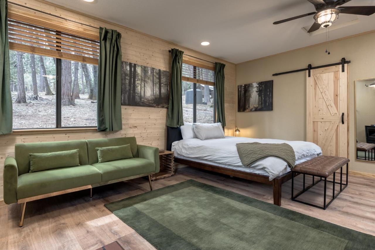 Little House In The Big Woods Hotel Forest Ranch ภายนอก รูปภาพ